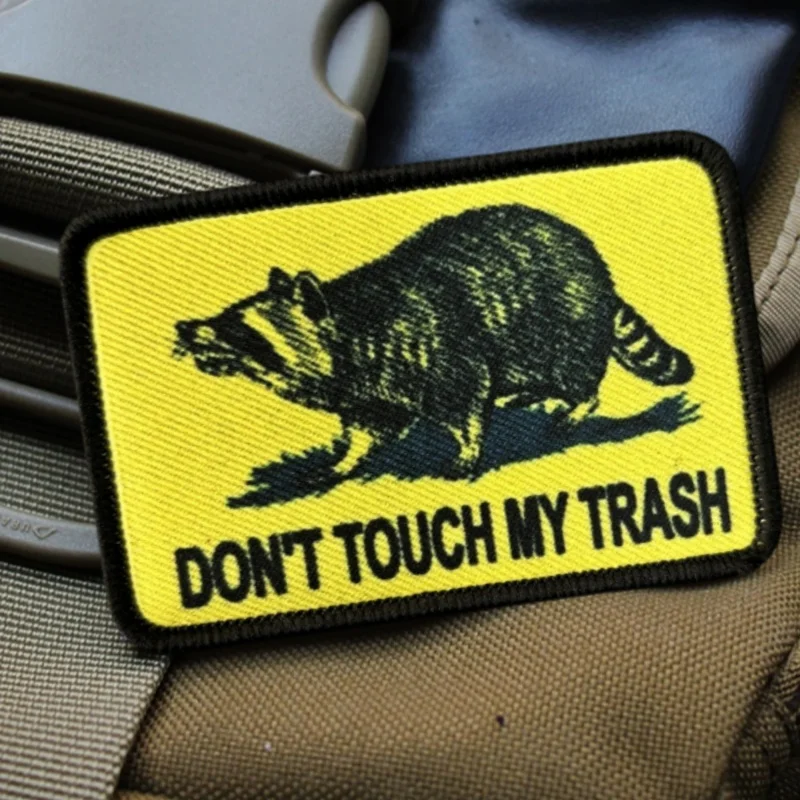 Parche de insignia de mapache Meme moral, no toque Mi basura, mapache impreso, gancho y bucle, pegatinas de mochila, apliques de brazalete del ejército militar - imagen 4