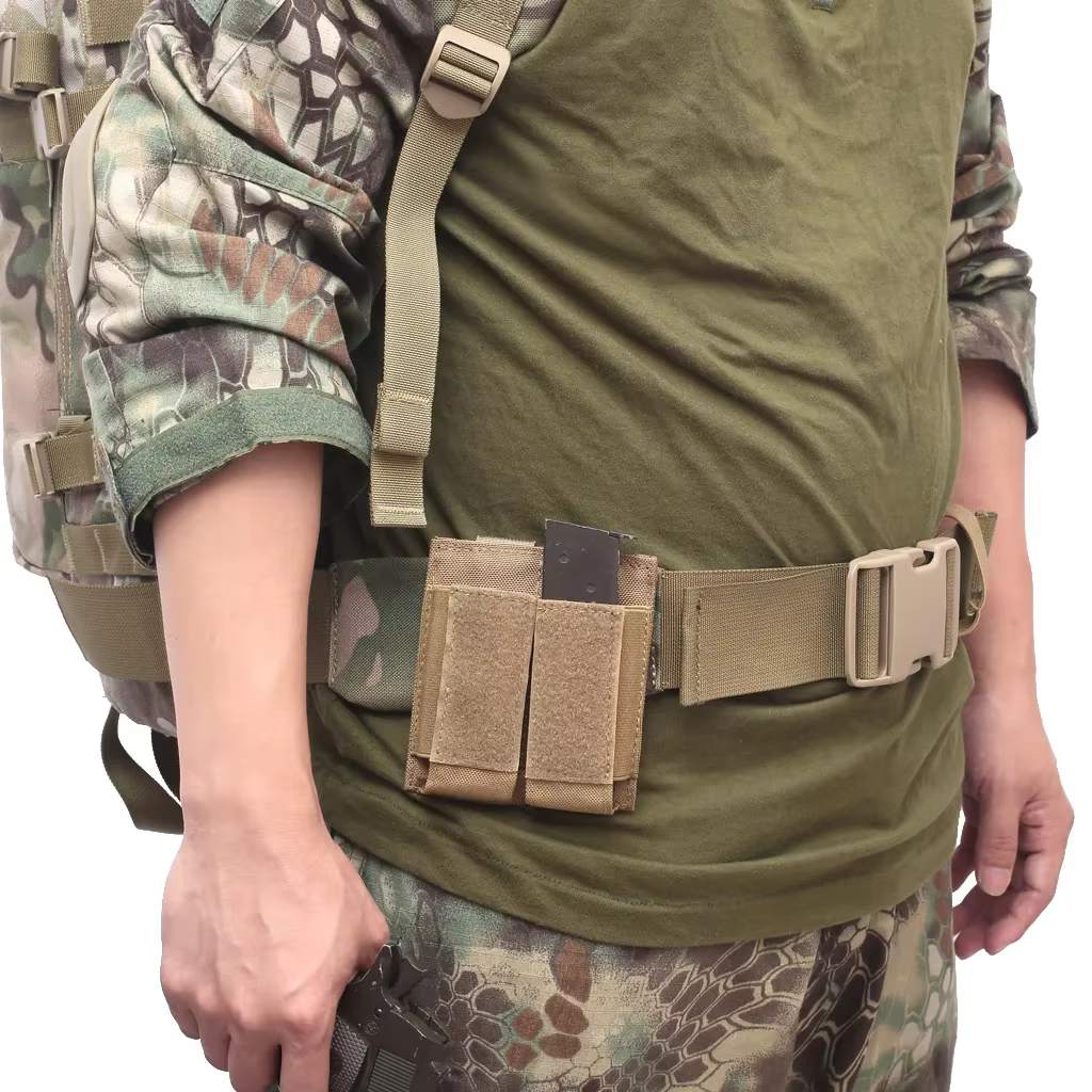 Funda táctica MOLLE para cargadores de pistola y linterna - imagen 5