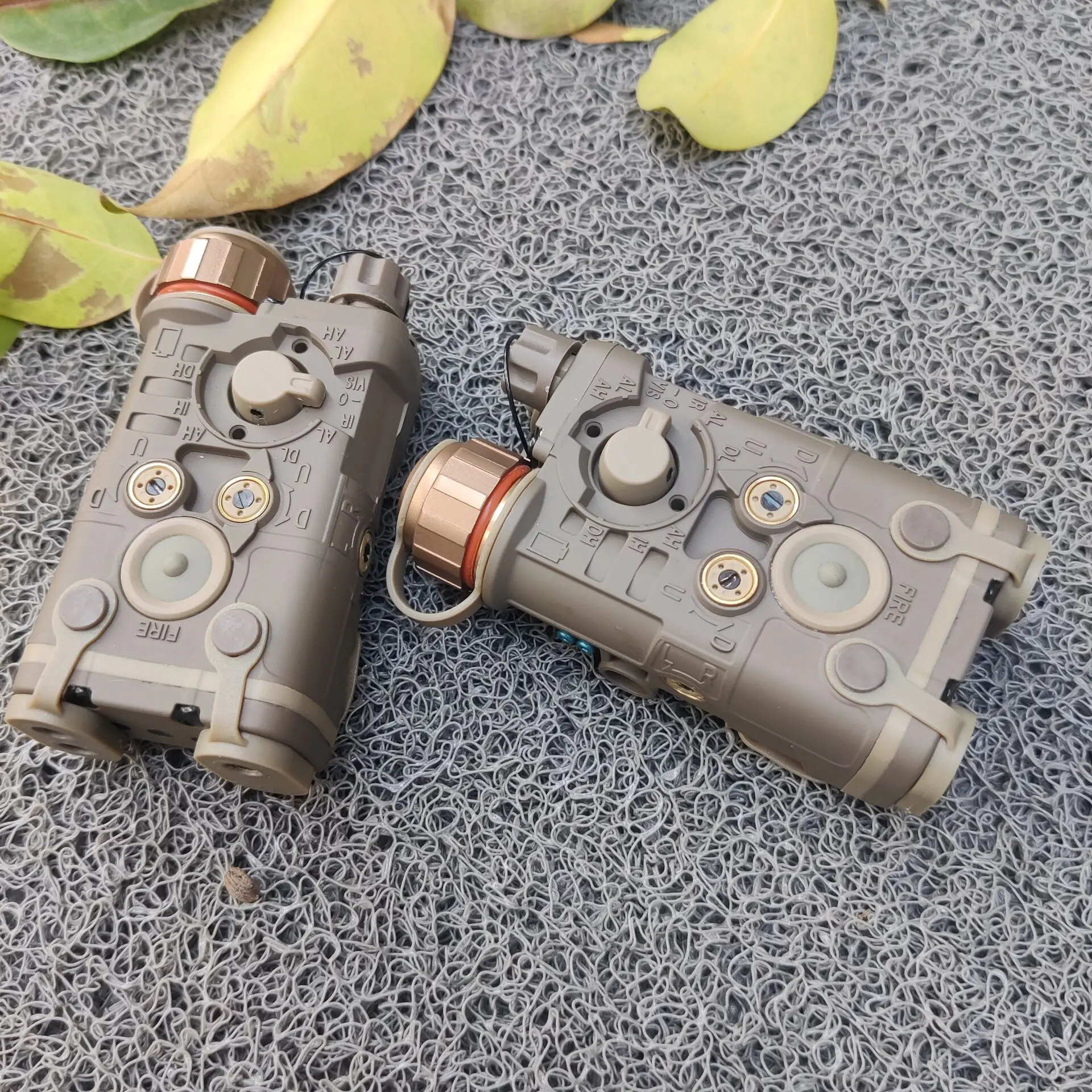 LA-23 LAB PEQ-NGAL versión de nailon láser rojo/láser verde de próxima generación + luz blanca LED con láser IR para equipo de tiro al aire libre - imagen 2