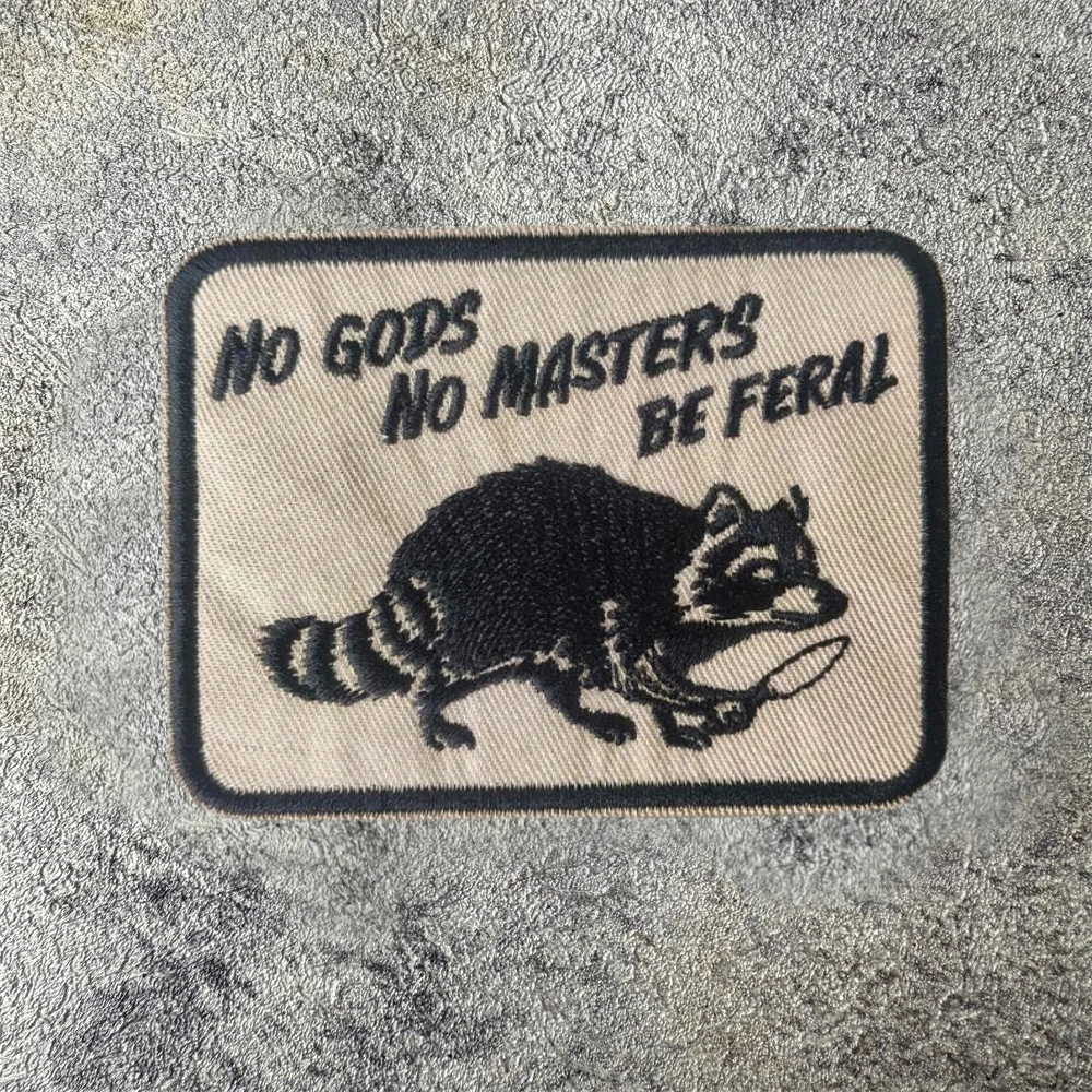 Parche de mapache No Gods No Masters Be Feral, emblema de moral táctico, pegatina para mochila, parches bordados con gancho y bucle para ropa - imagen 3