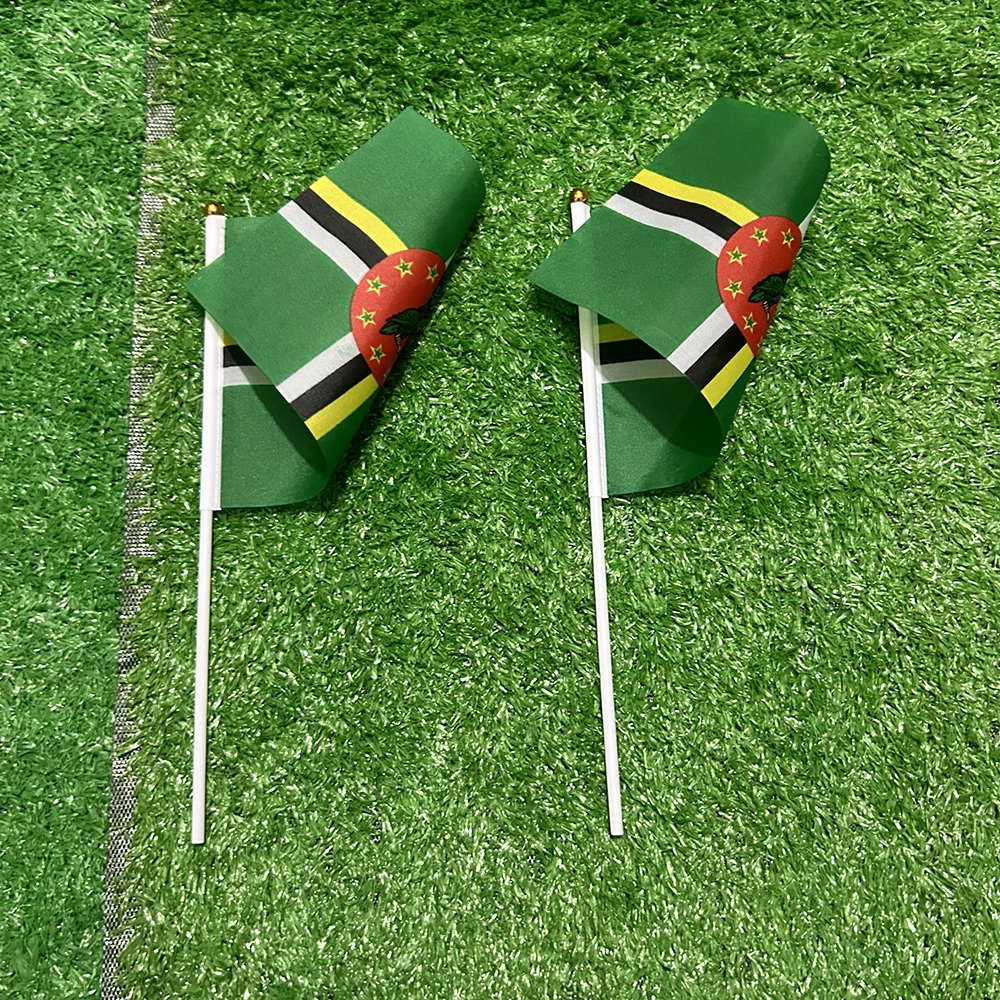 Bandera de la SKY, bandera de mano de Dominica, 10/20/50/100 Uds., 21x14cm, banderas onduladas a mano de Dominica con poste de plástico para actividades, decoración del hogar - imagen 4