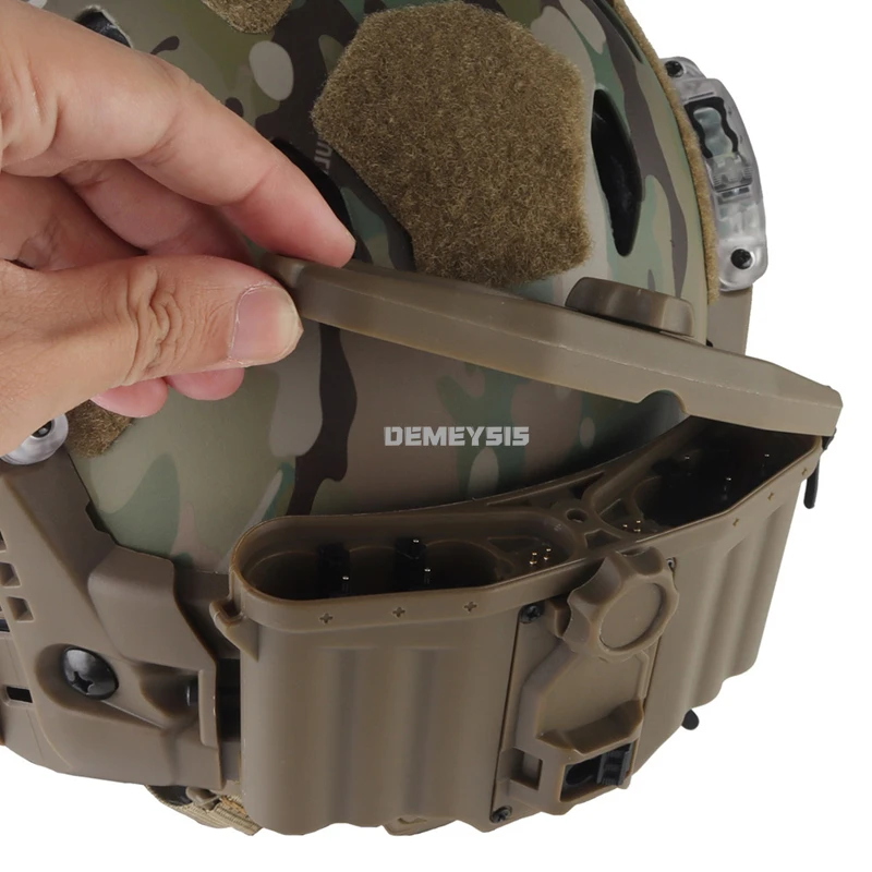 Casco táctico airsoft modular con luz de señal y batería integrada - imagen 5