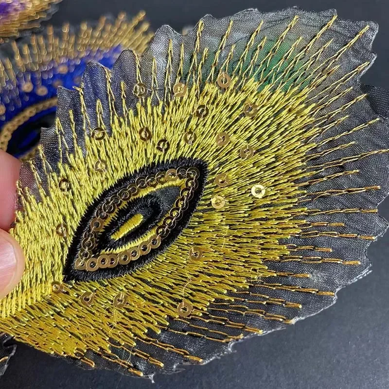 10 piezas/7,5*10,5 CM apliques de lentejuelas de plumas de pavo real hierro en pegatinas tela hilo dorado parche bordado termo adhesivo para ropa - imagen 3