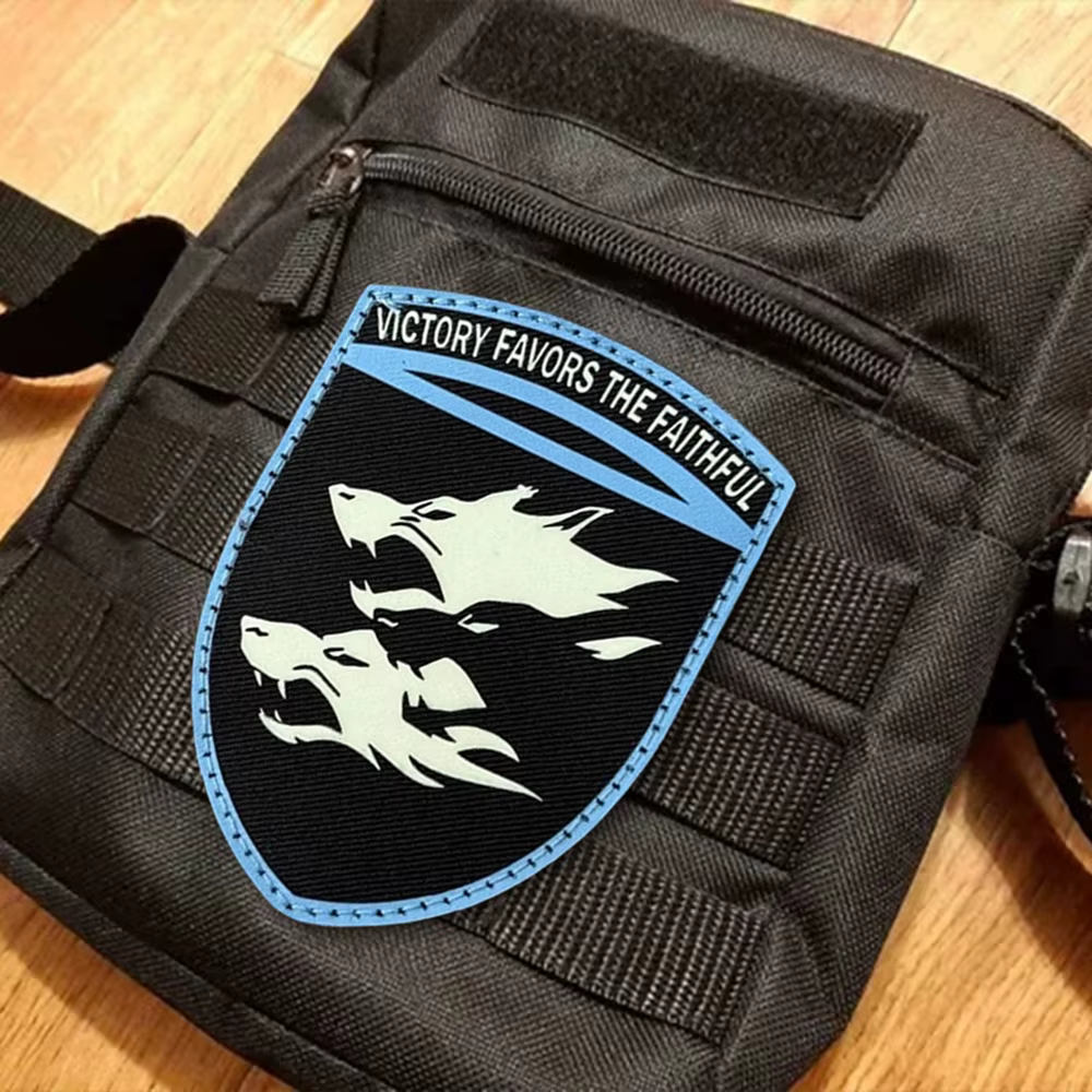 Parche moral táctico lobo doble – Velcro para mochila y equipamiento - imagen 5