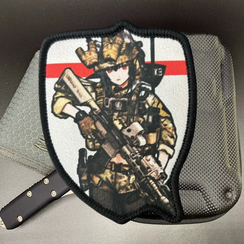 Chica de Anime táctica con parche impreso de pistola en ropa insignia de moral militar parches de gancho mochila brazalete pegatina - imagen 4