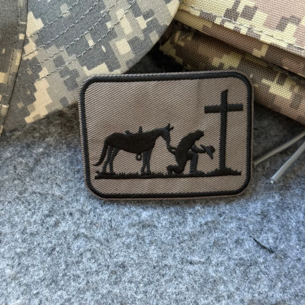 Parche Táctico de Cruz de Oración, Parche Religioso Bordado con Gancho y Bucle, Parches Cristianos para Mochilas Militares del Ejército - imagen 5