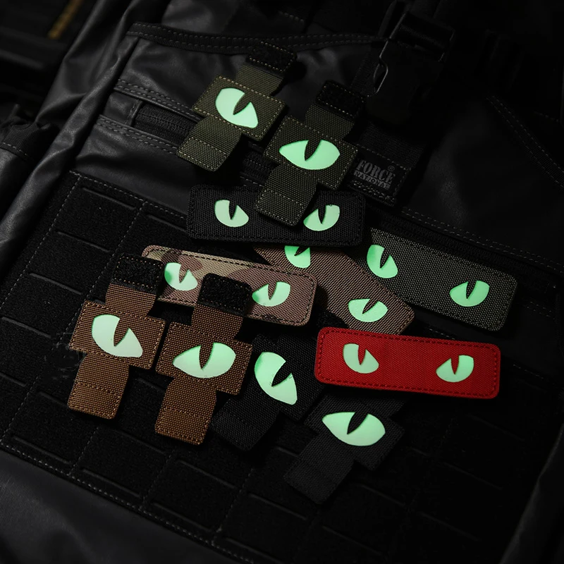 Parche que brilla en la oscuridad, brazalete luminoso de ojo de gato IR de PVC, cierre táctico, insignia de gancho para ropa, mochila, decoración de chaleco - imagen 2