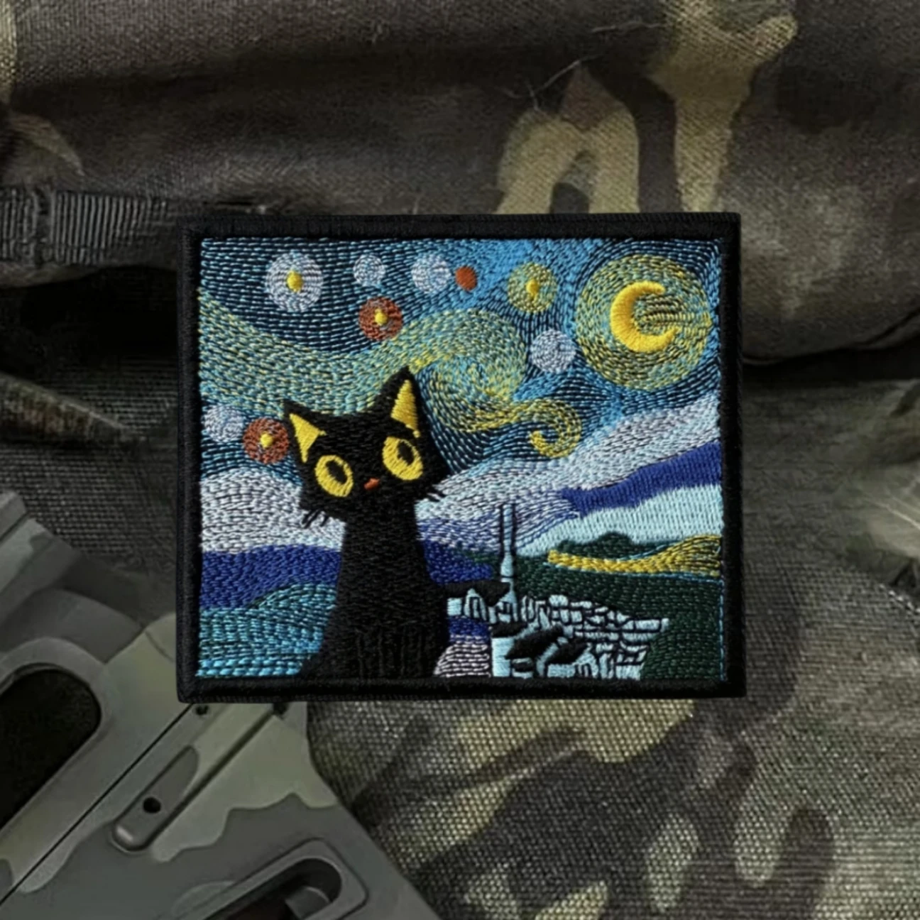 The Cat Under The Night Sky Funny Morale Badge Embroidered Patches for Clothing Tactical Military Hook & Loop Backpack Stickers - imagen 4