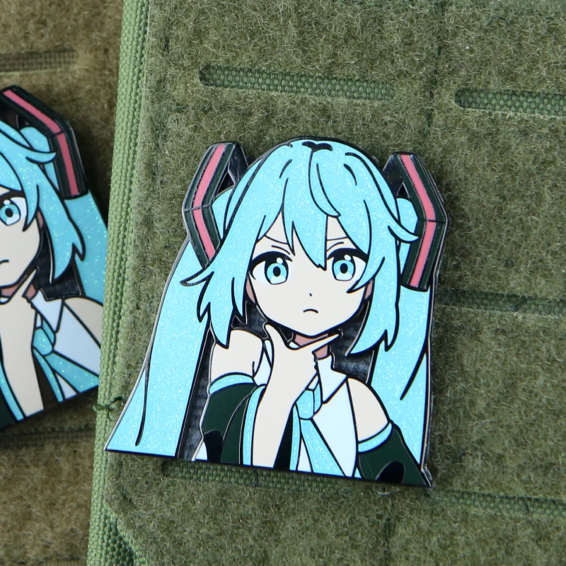 Insignia táctica de dibujos animados de Miku, parche de Metal bidimensional para decoración de mochila, diseño de chica bonita con gancho - imagen 5