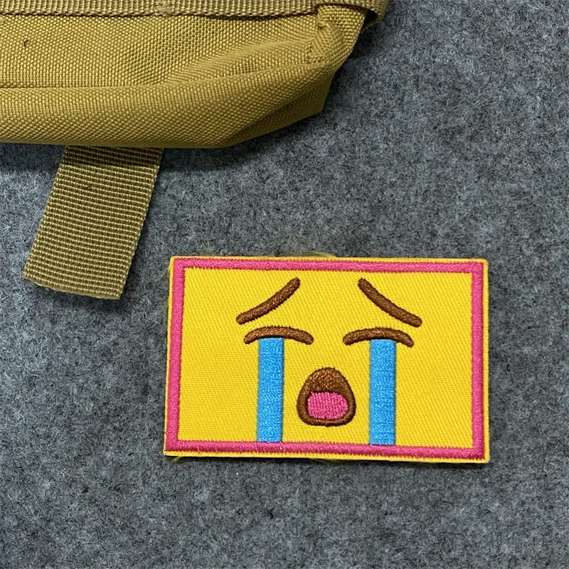 Parches bordados de cara triste y llorona, insignia de moral táctica, brazalete, mochila, accesorios de decoración, apliques de ropa - imagen 5