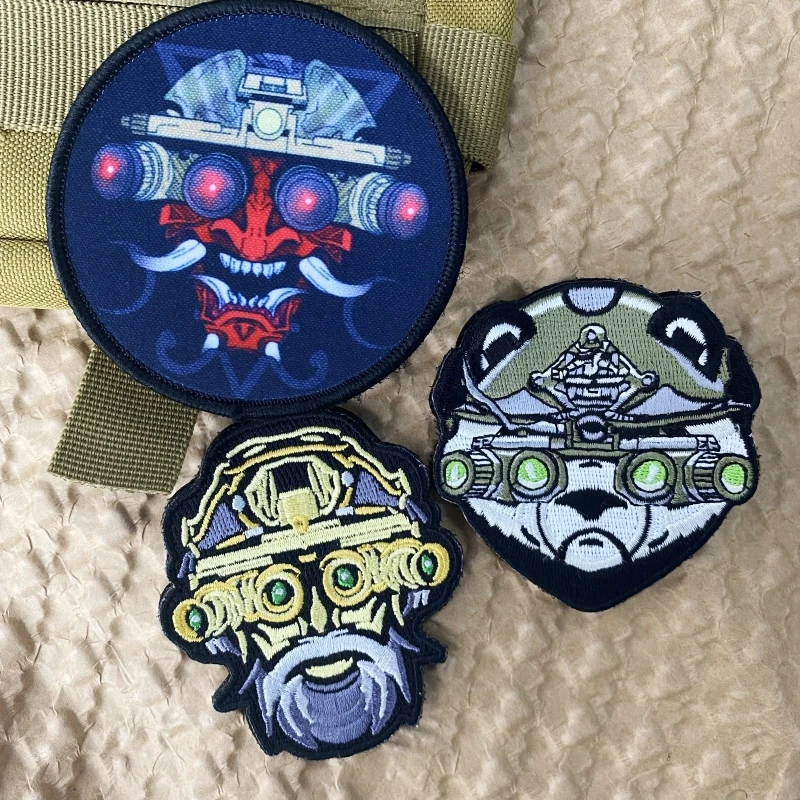 Insignia de moral bordada de Grandmaster At Arms de visión nocturna, pegatina de mochila táctica de Panda de cuatro ojos, pegatina de brazalete de calavera de demonio - imagen 2