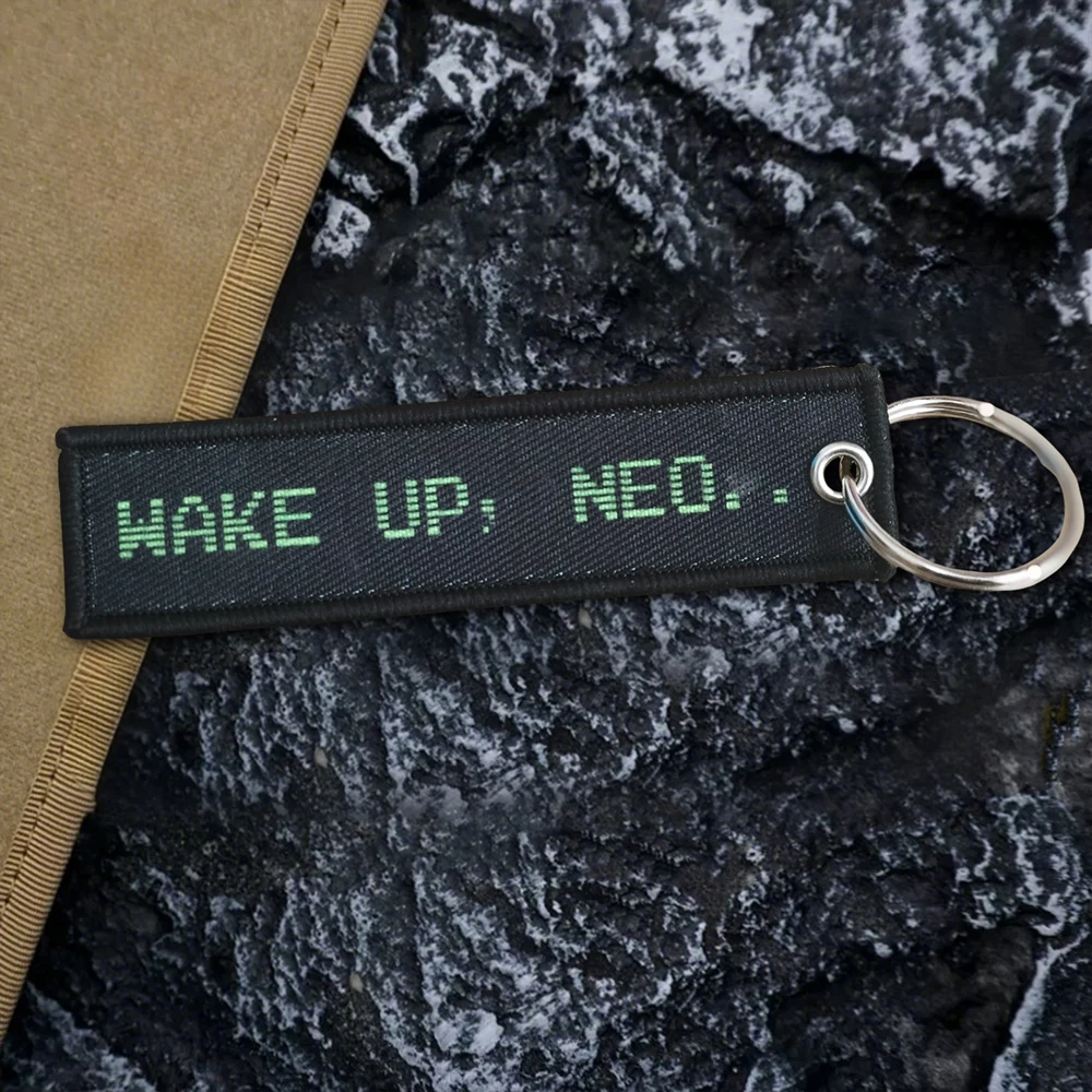 Wake Up Neo Morale parche táctico llavero parche al aire libre insignia del ejército militar brazalete mochila táctica llaveros - imagen 2