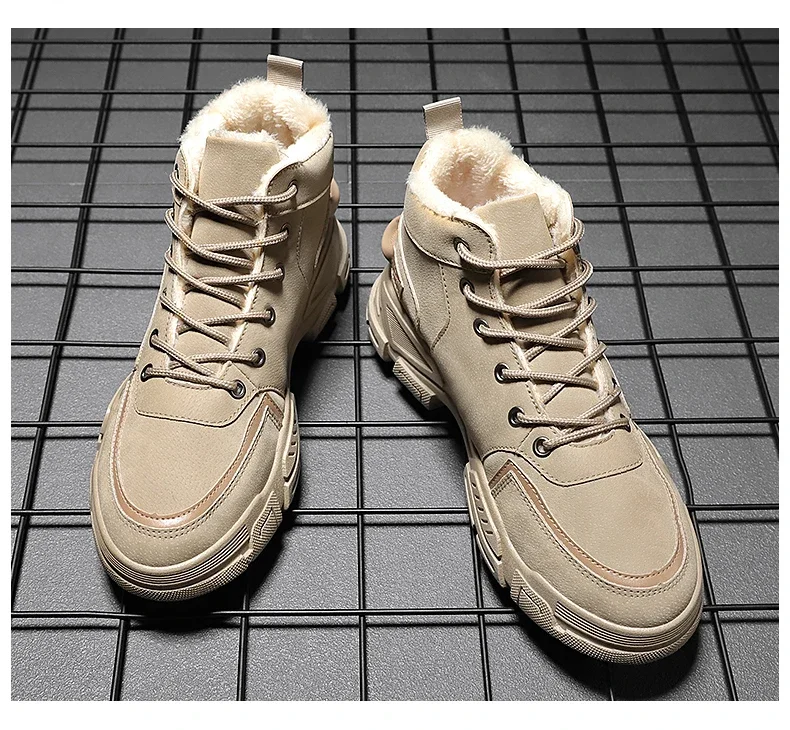 Un par de zapatos con pelaje en la parte superior