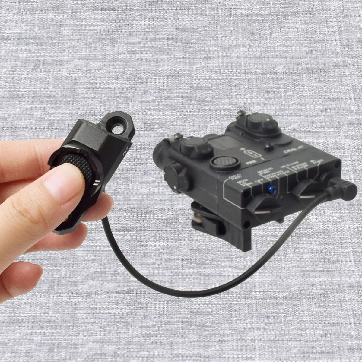 Interruptor remoto de presión de botón caliente de la unidad táctica para linterna SureFire M300 M600 DBAL-A2 PEQ15 enchufe de 2,5mm compatible con Keymod m-lok - imagen 5