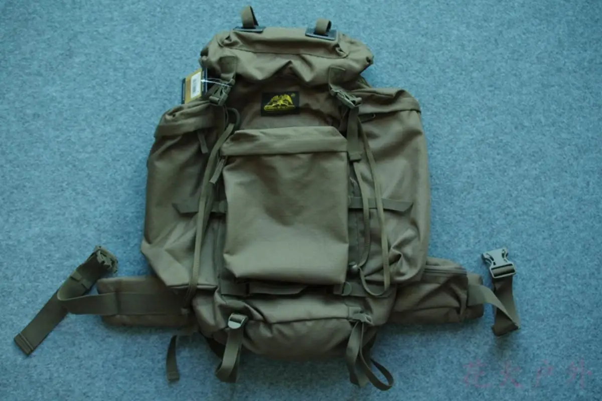 Mochila de viaje impermeable para exteriores, bolsa de lona táctica de gran capacidad de 35L, con soporte de tabla acolchada, para acampar y viajar - imagen 5