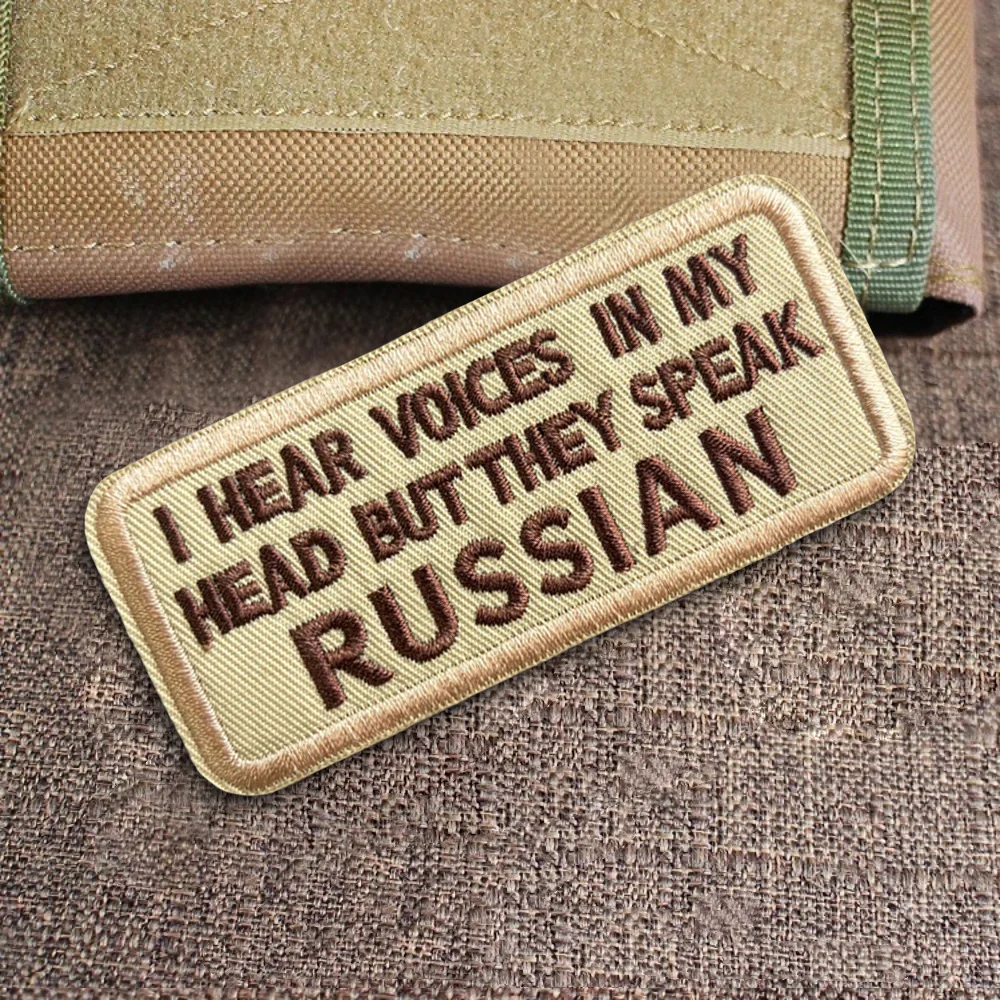 Parche táctico bordado I Hear Voices in My Head – Morale militar con velcro - imagen 5