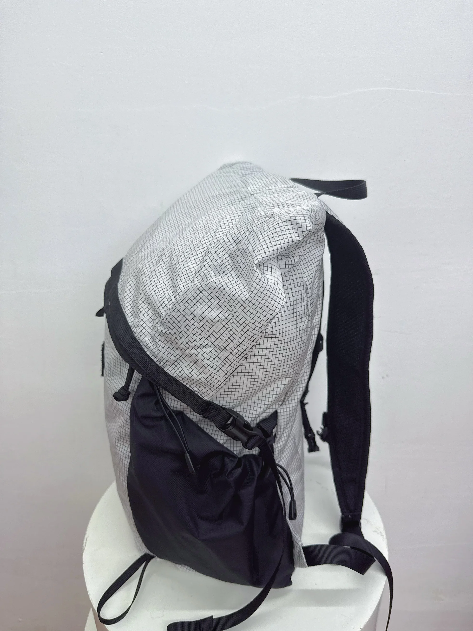 Mochila para exteriores de 25 litros, informal y liviana, adecuada para deportes al aire libre, mochila plegable resistente al agua - imagen 2