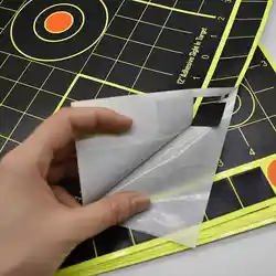 Lámina protectora autoadhesiva hidrófuga para equipo táctico