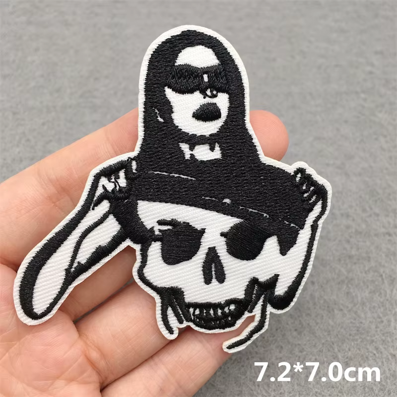 Parche bordado calavera blanco y negro – Termoadhesivo para chaqueta - imagen 5