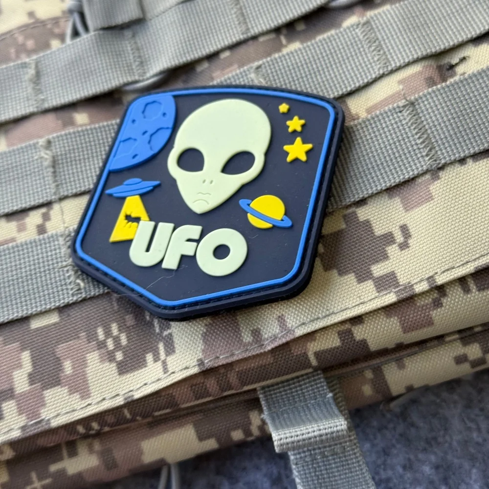 Parche Alien UFO Morale Airsoft, equipo militar táctico del ejército, pegatina decorativa para mochila, parches de gancho y bucle de PVC para ropa - imagen 4