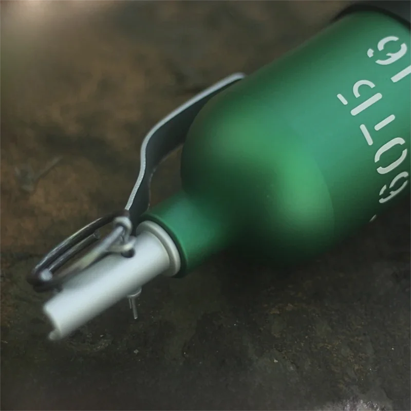 Modelo de granada de metal CNC RG60TB: accesorio táctico estático no funcional, ideal para set de películas, artículos de colección para manualidades o cumpleaños - imagen 4