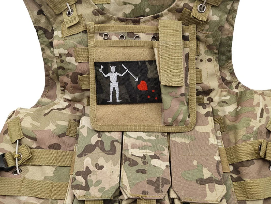 Cinta de PVC bordada en 3D para ropa, brazalete de barba única con corazón rojo y Tridente, con parches de mochila, superventas - imagen 3