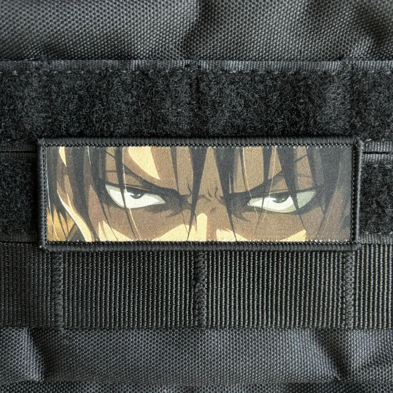 Insignia de moral de ojos de ataque a los Titanes Levi Ackerman, parche de Anime con gancho y bucle, impresión de comandante, mochila táctica, apliques adhesivos - imagen 2