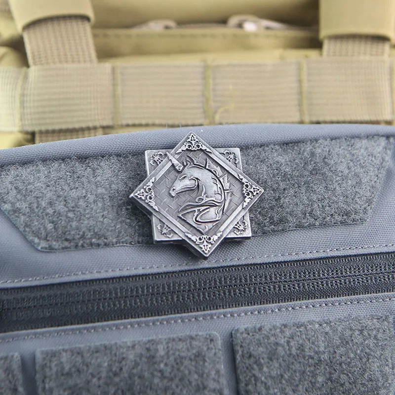 Insignia de moral de Metal de moneda de unicornio errante, pegatina de decoración de mochila funcional, parches tácticos de gancho y bucle para ropa - imagen 2