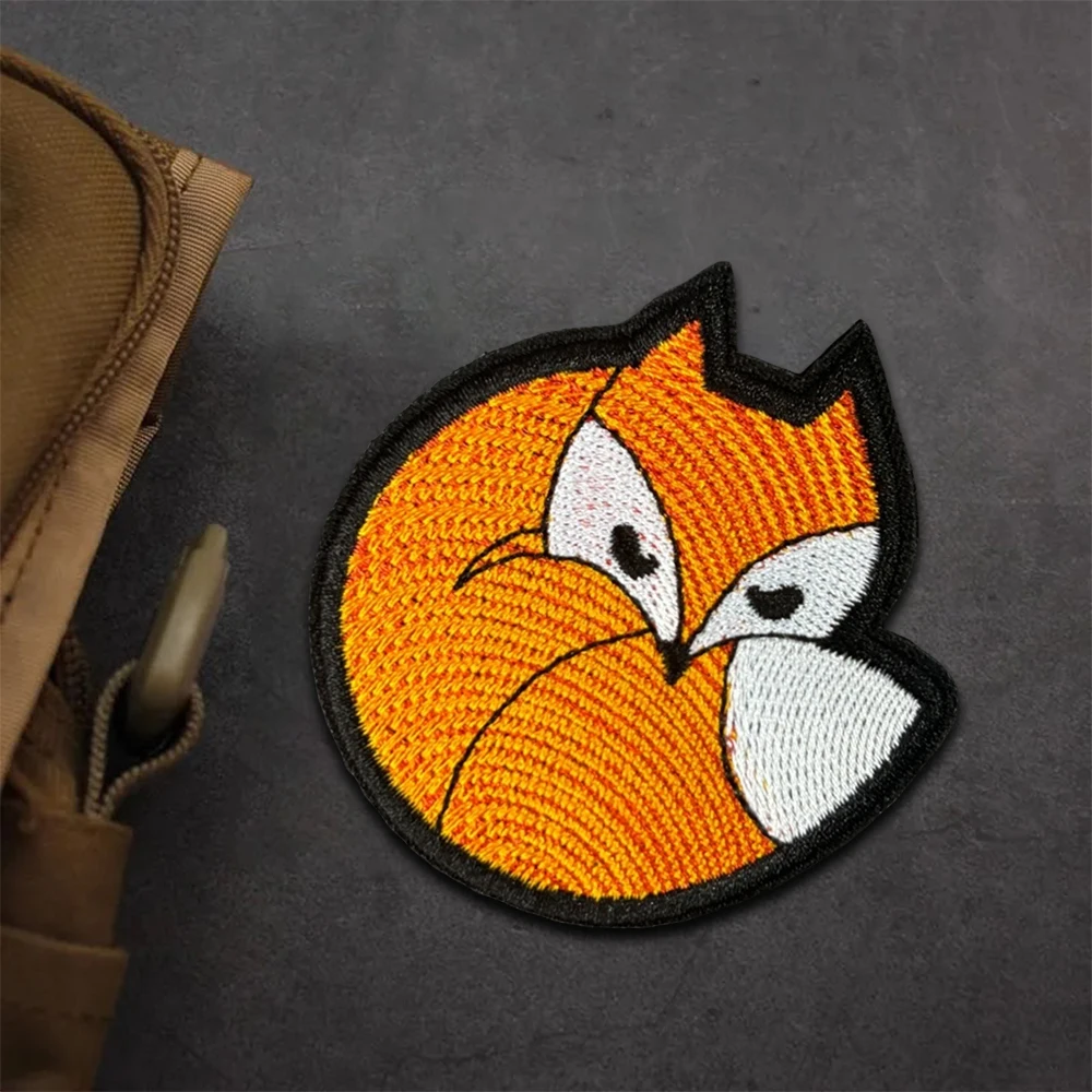 Parche táctico con icono de zorro tímido para ropa, insignia de moral militar, pegatinas para mochila, brazalete con gancho y bucle bordado, aplique para casco - imagen 2