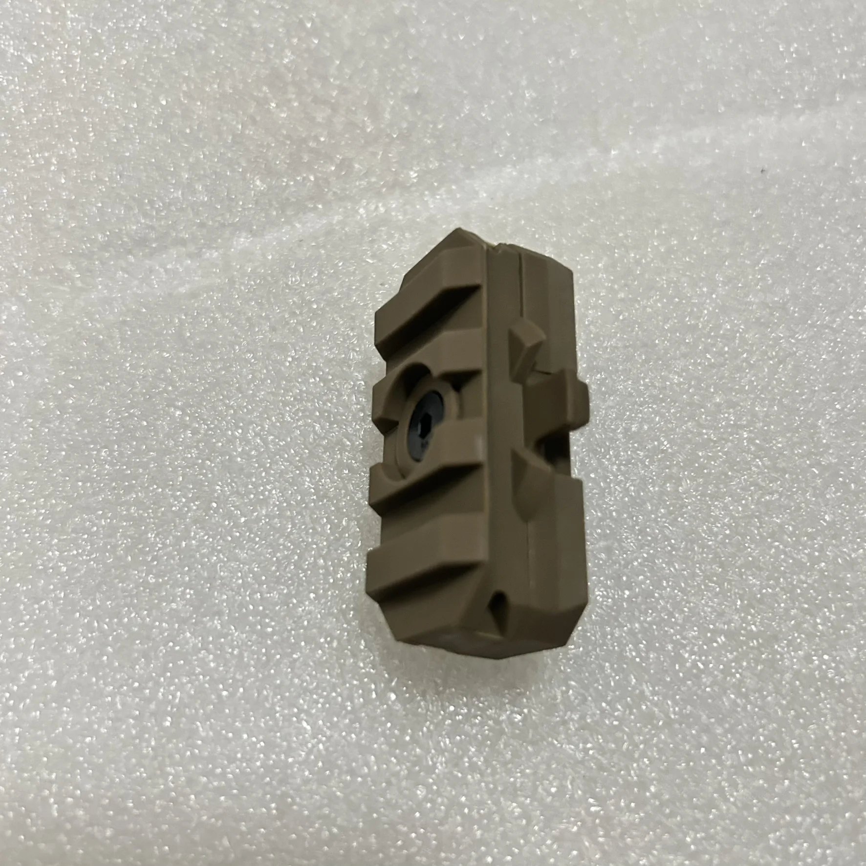 TMC3423 Adaptador de riel ARC para casco - Giratorio - Negro / Bronceado - Paquete individual - imagen 3