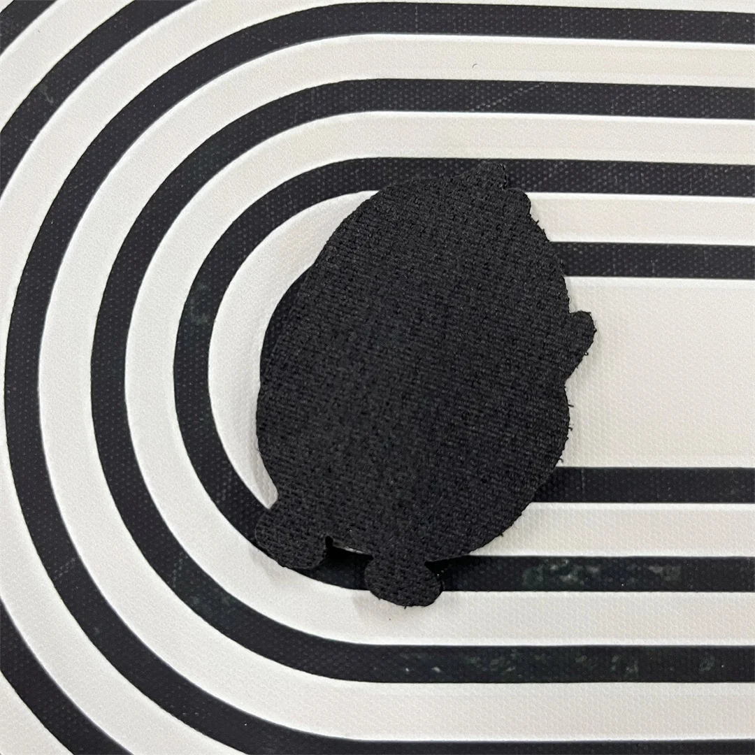 Insignia de Moral del pequeño pato amarillo con un cuchillo, parches de Velcro bordados de animales, pegatinas de decoración de mochila táctica - imagen 2