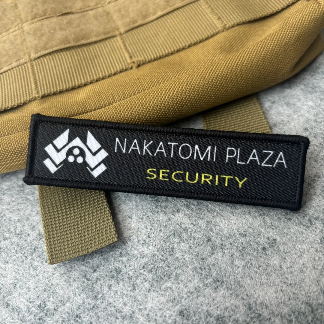 Die Hard Movie Nakatomi Plaza parche táctico impreso EE. UU. Parche de gancho y bucle brazalete insignia de moral militar mochila pegatinas de ropa - imagen 4