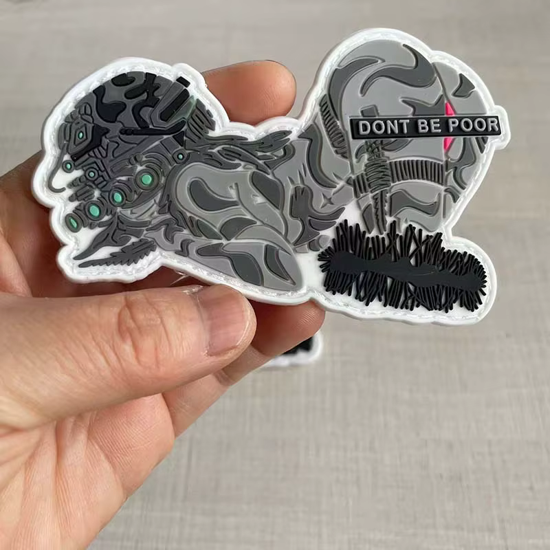 Parche PVC 3D DONT BE POOR – Insignia moral táctico, gancho y bucle - imagen 5