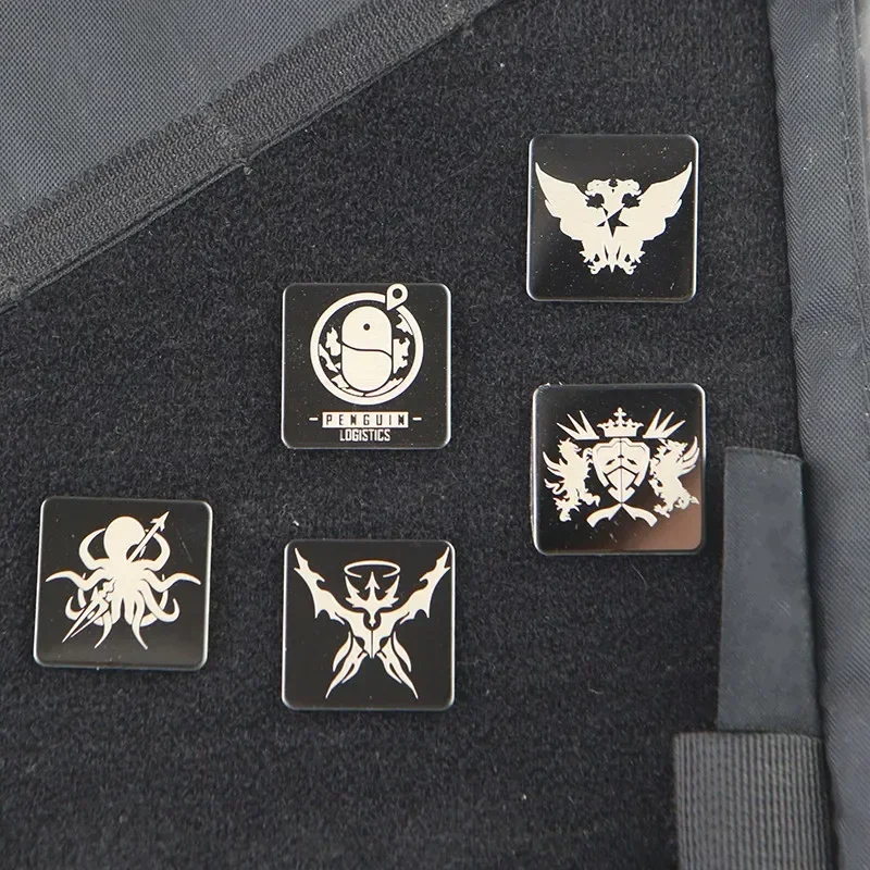 Arknights parches de Metal para bolsos, Mini insignia de moral táctica, decoración para ropa y mochila - imagen 2