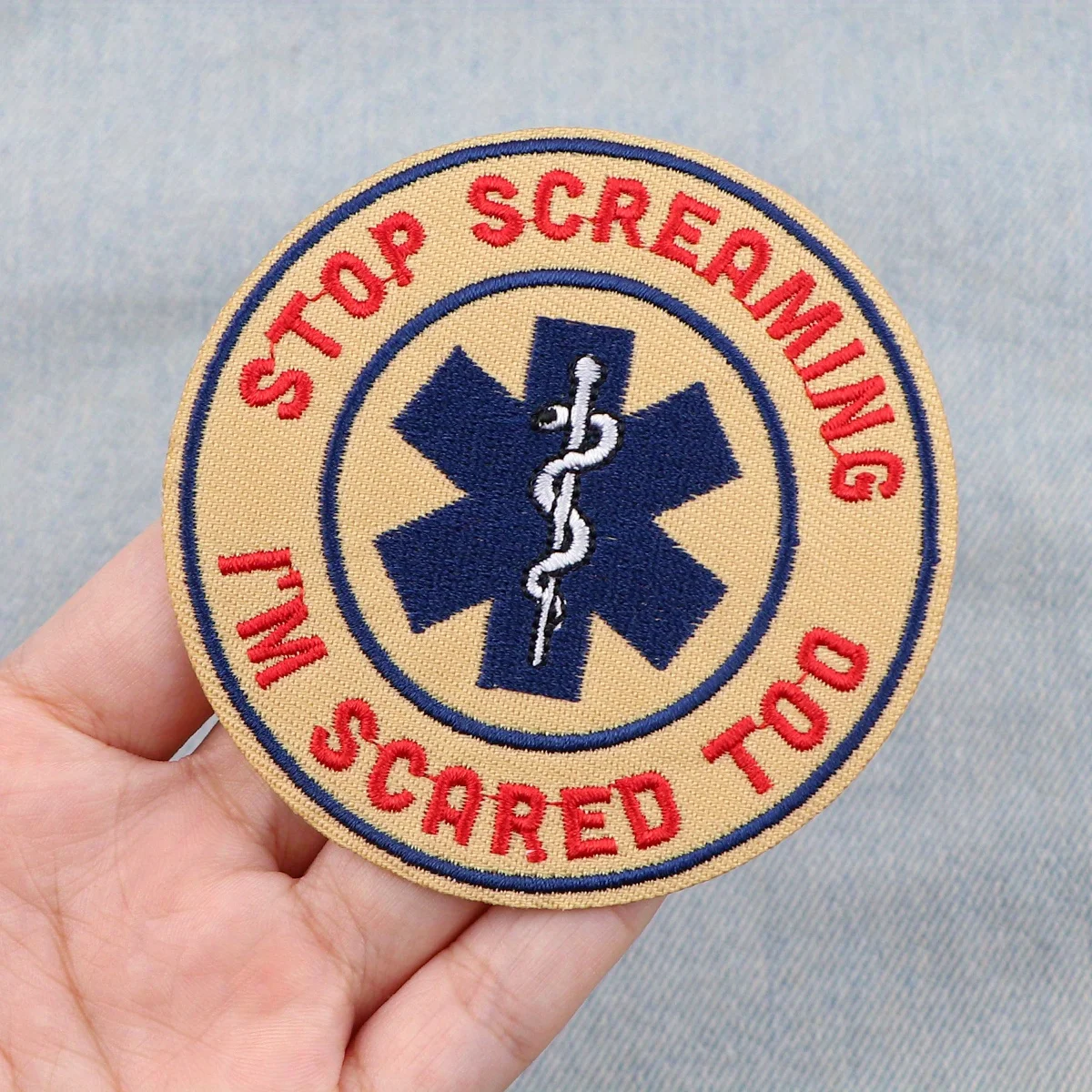 STOP SCREAMING SCARED Funny Meme Parche termoadhesivo de primeros auxilios - Parche termoadhesivo bordado humorístico para mochilas, chaquetas y bricolaje