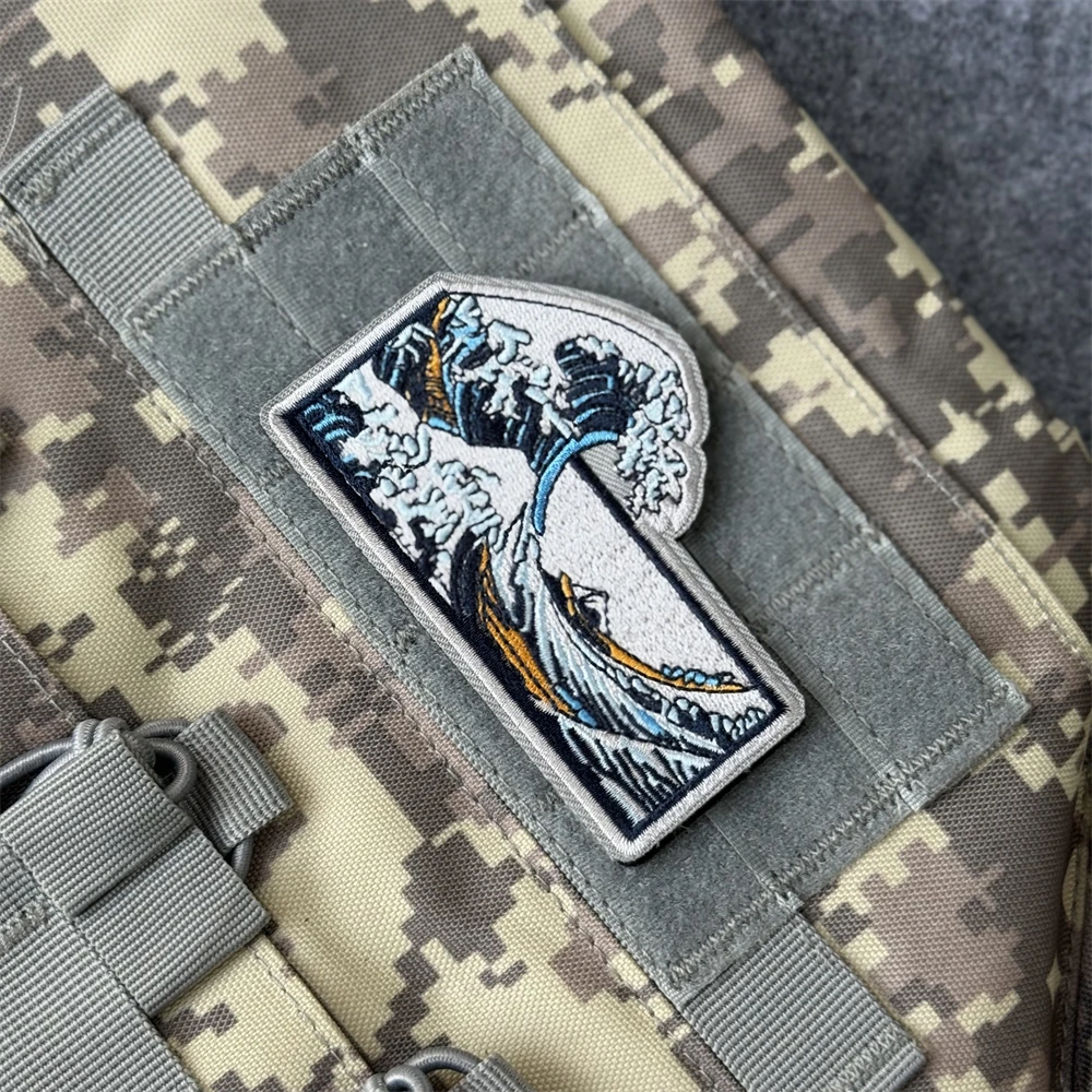 Parche de ondas en el océano, insignia de moral táctica, parches bordados de gancho y bucle para ropa, equipo militar, pegatina para casco