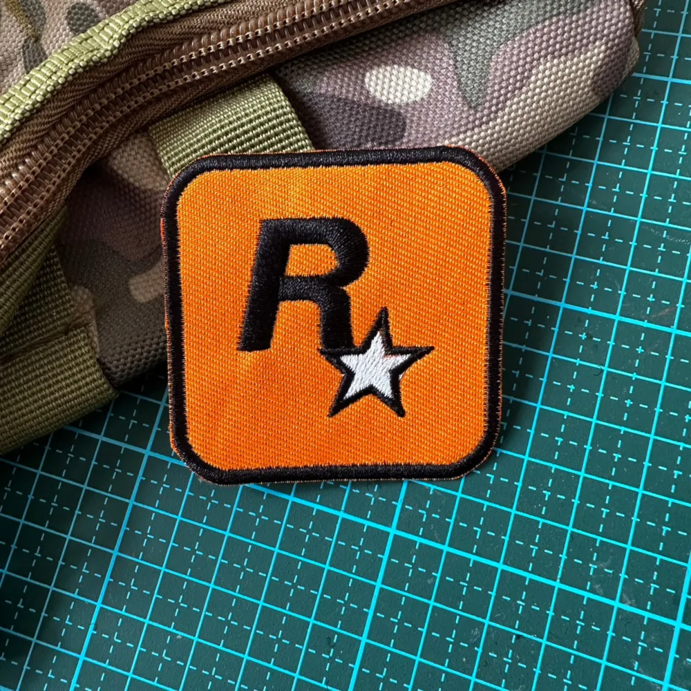 Parche de estrella R para ropa, pegatina de tela bordada con letra R, parches tácticos, insignia en mochila, brazalete de bucle de gancho, emblema militar - imagen 4