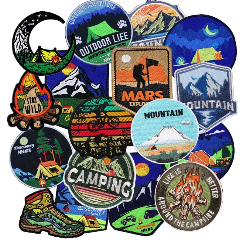 CAMPER Parches bordados 3D Paisaje todo terreno al aire libre Moral Camping Personalidad Brazalete con parche para mochila