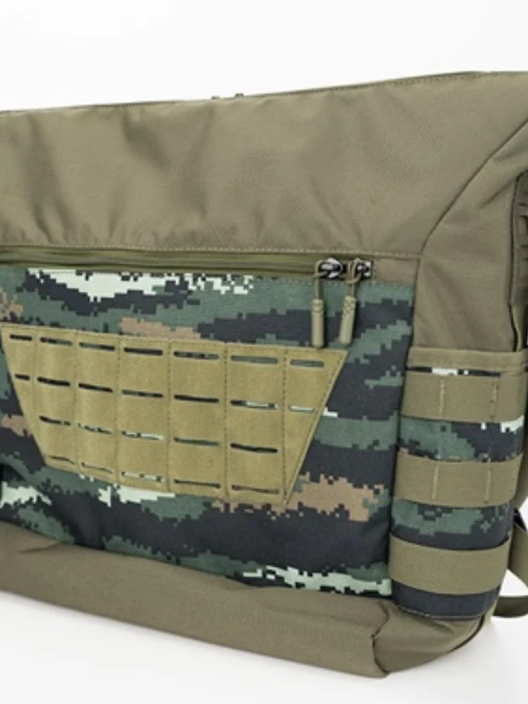 Bolso bandolera táctico para portátil con sistema MOLLE - imagen 4