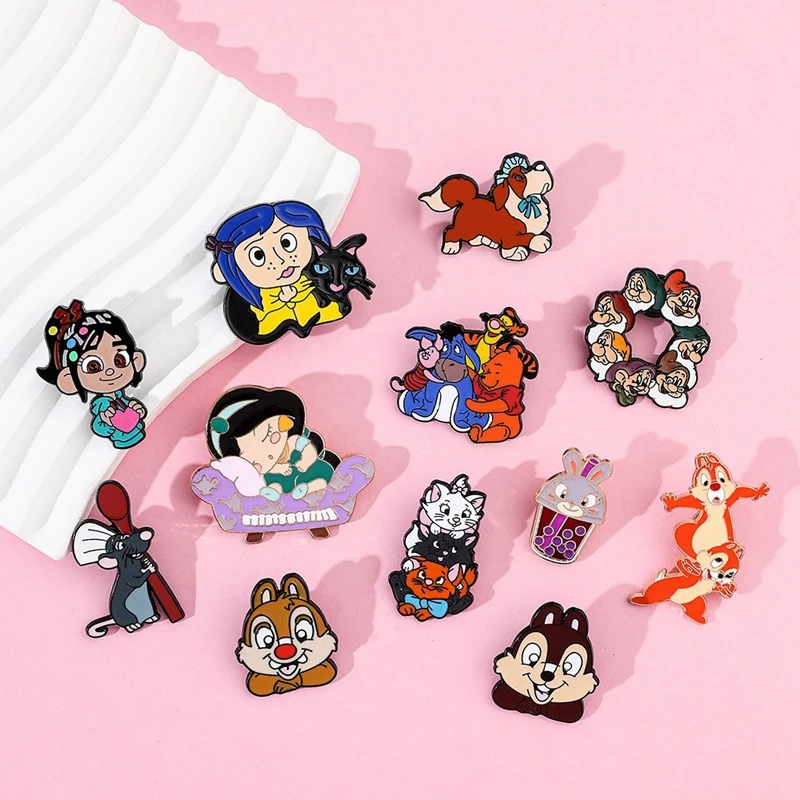 Insignia de Metal periférica de personaje de dibujos animados europeo y americano de Disney, broche enano de la serie Blancanieves de Mickey Minnie, venta al por mayor - imagen 3
