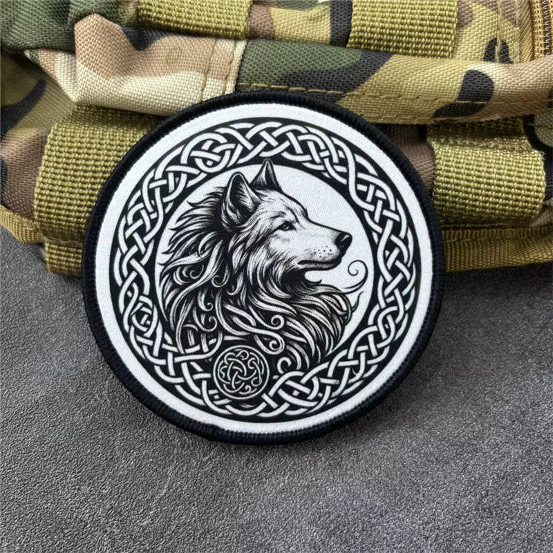 Parche militar lobo con velcro para mochila y ropa - imagen 2