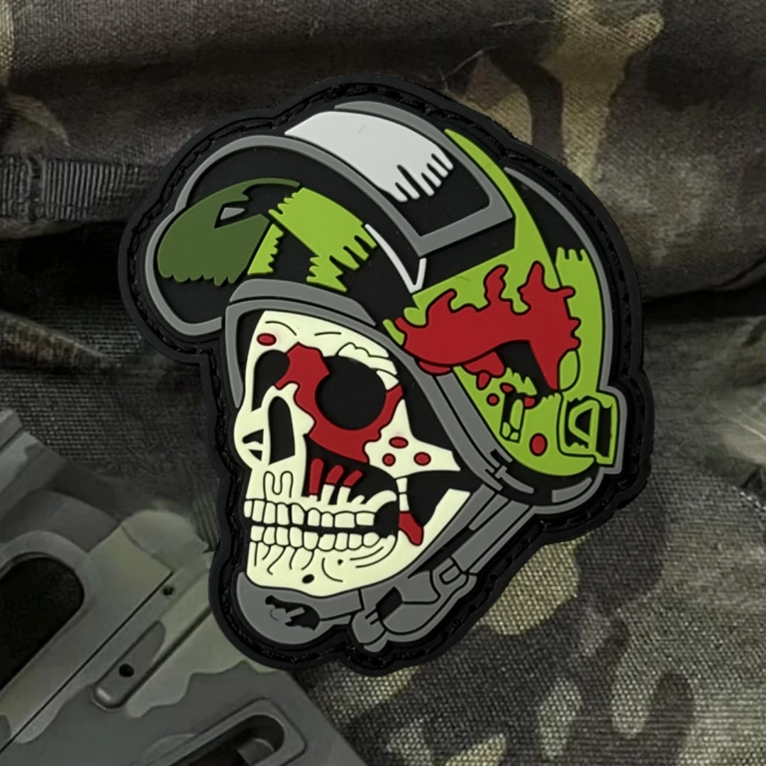 Parche con insignia de calavera con casco en moral, brazalete táctico, parches de gancho de PVC para ropa, mochila, pegatinas personalizadas - imagen 4