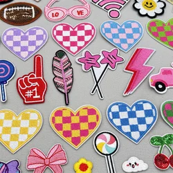 Parche táctico bordado corazón lazo rosa