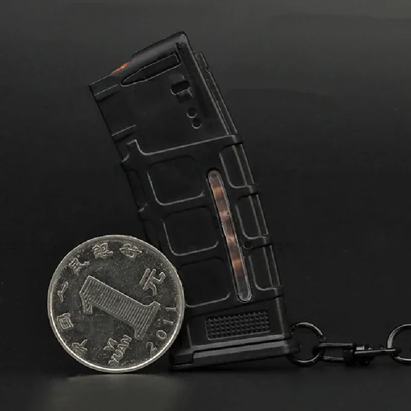 Mini llavero con forma de revista 1:4, revista de pistola de plástico completamente cargada, decoraciones de regalo, llavero con ventana transparente - imagen 5