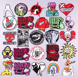 Parche bordado fusible calavera punk para planchar en ropa táctica