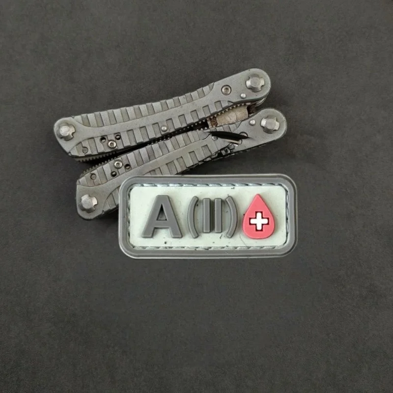 Parche de sangre tipo 2 + de PVC, chaleco táctico, sombreros con gancho y bucle, insignia de moral, mochila, pegatinas decorativas, parches para brazalete para ropa - imagen 4