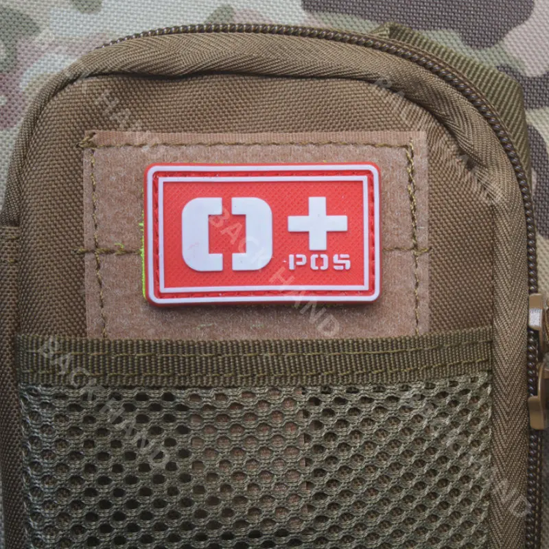 Parche tipo sangre positiva A B AB O, parches médicos de sujeción de gancho y bucle tácticos militares luminosos de PVC para sombrero, parches militares - imagen 3