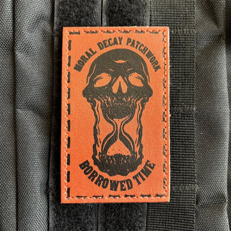 Insignia de moral de calavera de cáriego moral, parche táctico de PU con gancho y bucle, parches de esqueleto de reloj de arena, brazalete militar, mochila, pegatina de muerte - imagen 4