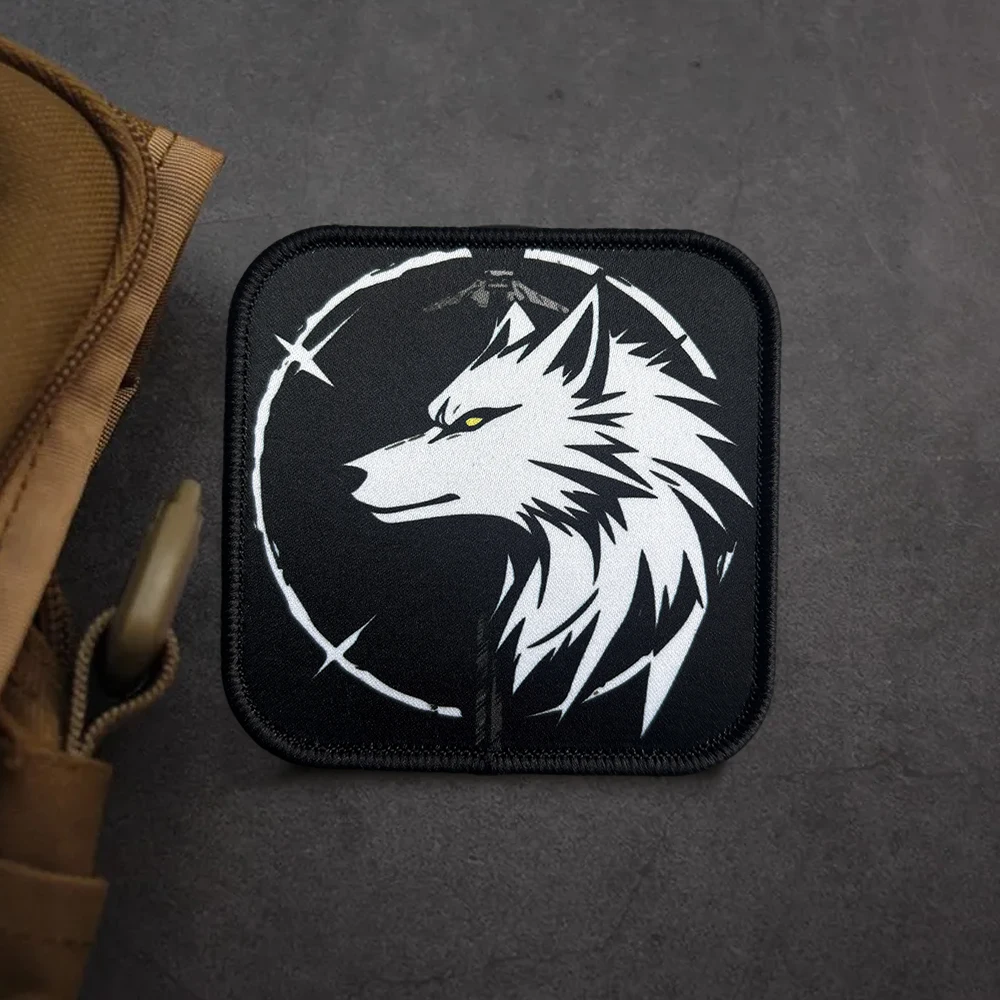 Parche táctico Lobo Solitario moral estampado con velcro para uniforme - imagen 4