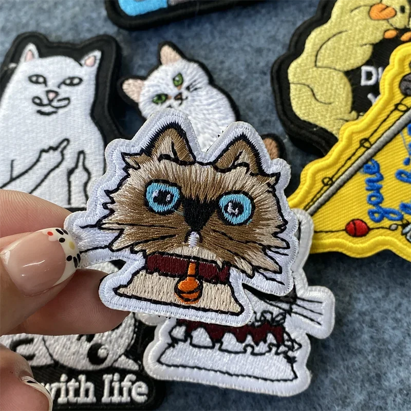 Parche bordado de dibujos animados, insignia de moral de gatito, máquina de juego, brazalete con gancho y bucle, mochila, pegatinas decorativas para ropa - imagen 2